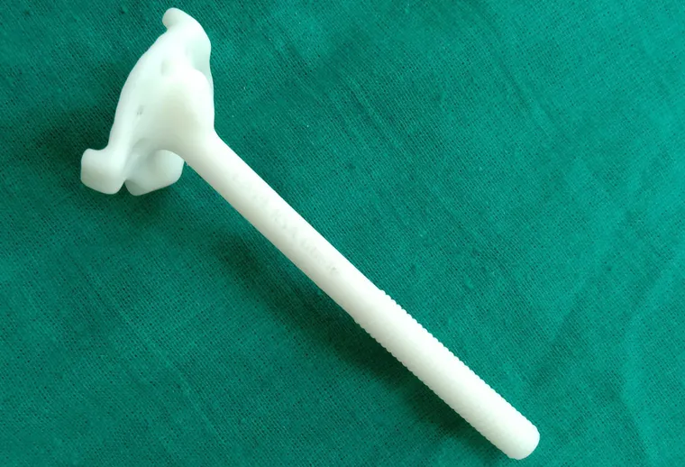 Glenoid axis guide in theatre